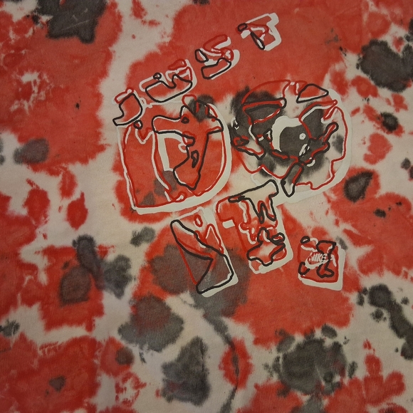 Nike Air Max90 Red And Grey Tie-Dye T-Shirt NWT Size Large FN1839-657 - Picture 3 of 7